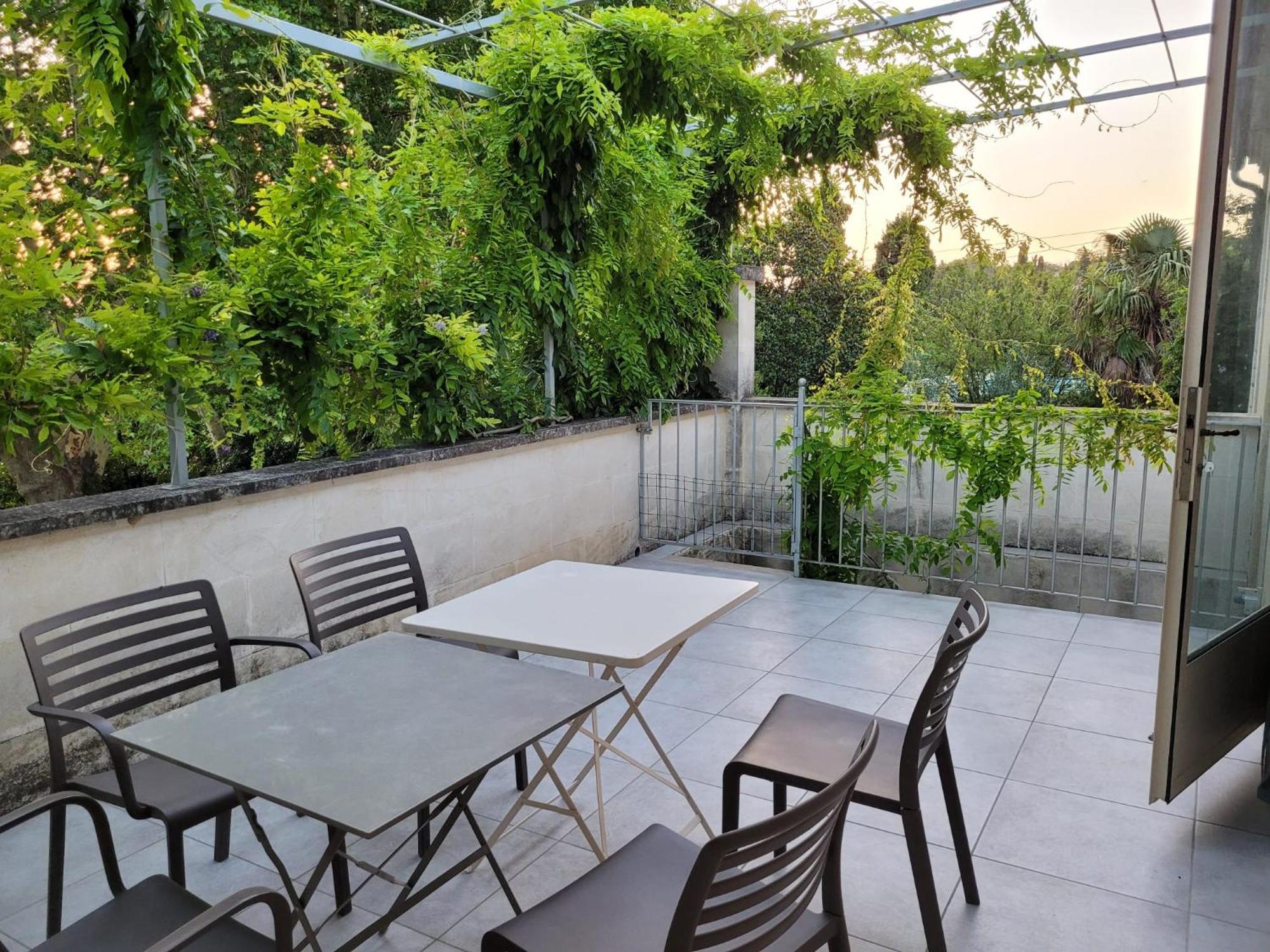 Appartement Cecile - Campagne Avec Piscine Commune - Eyragues Exteriér fotografie